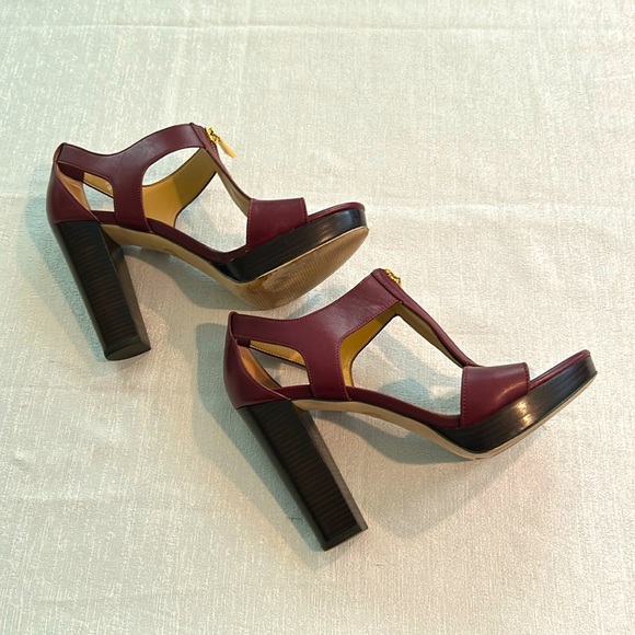 Michael Kors Women’s Leather Heels Wine Red Color Size 7.5 Like new condition - Picture 2 of 15